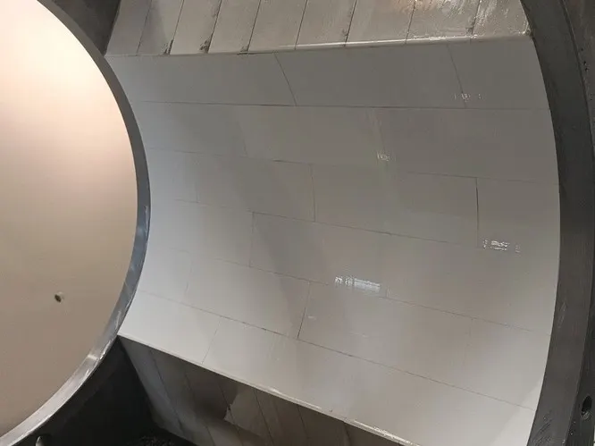 Mecanitzat de claquetejat ceràmic d'una vàlvula de dosificació